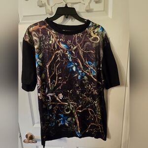 Zara Black Tee with Blue Floral & Vine Print Size Xl